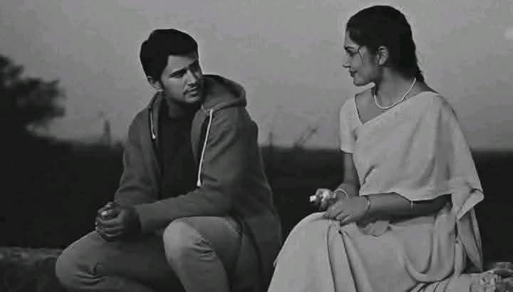 तो हमें भी मुस्कुराना पड़ता है।'s image