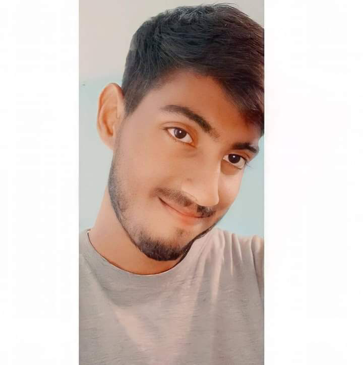 कभी इश्क़ तुम्हें हुआ, कभी इश्क़ हमें हुआ's image