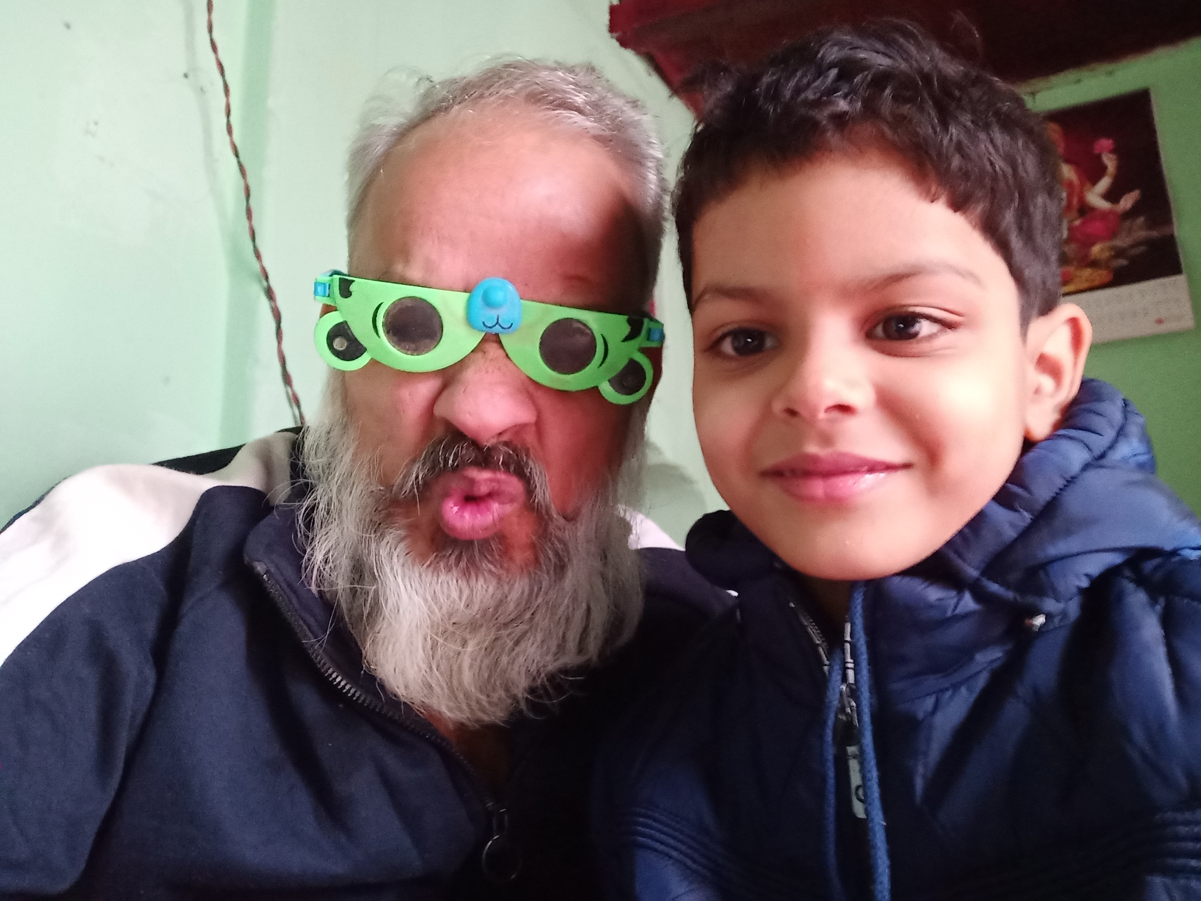समझदार न बनाना's image