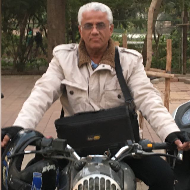 खिड़की पर खड़े तक रहे थे हम's image