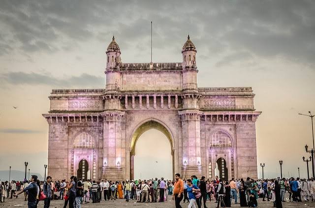 अरे, संसार संसार, जसा तवा चुल्ह्यावर आधी हाताला चटके तेव्हां मिळते भाकर !'s image