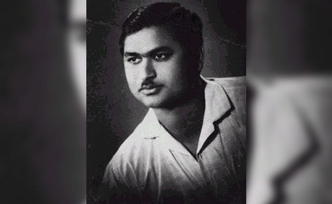 सुदामा प्रसाद धूमिल की कविताएं बेरोजगारी, गरीबी व सरकारी तंत्र की उदासीनता पर करारा तंज कसती हैं.'s image