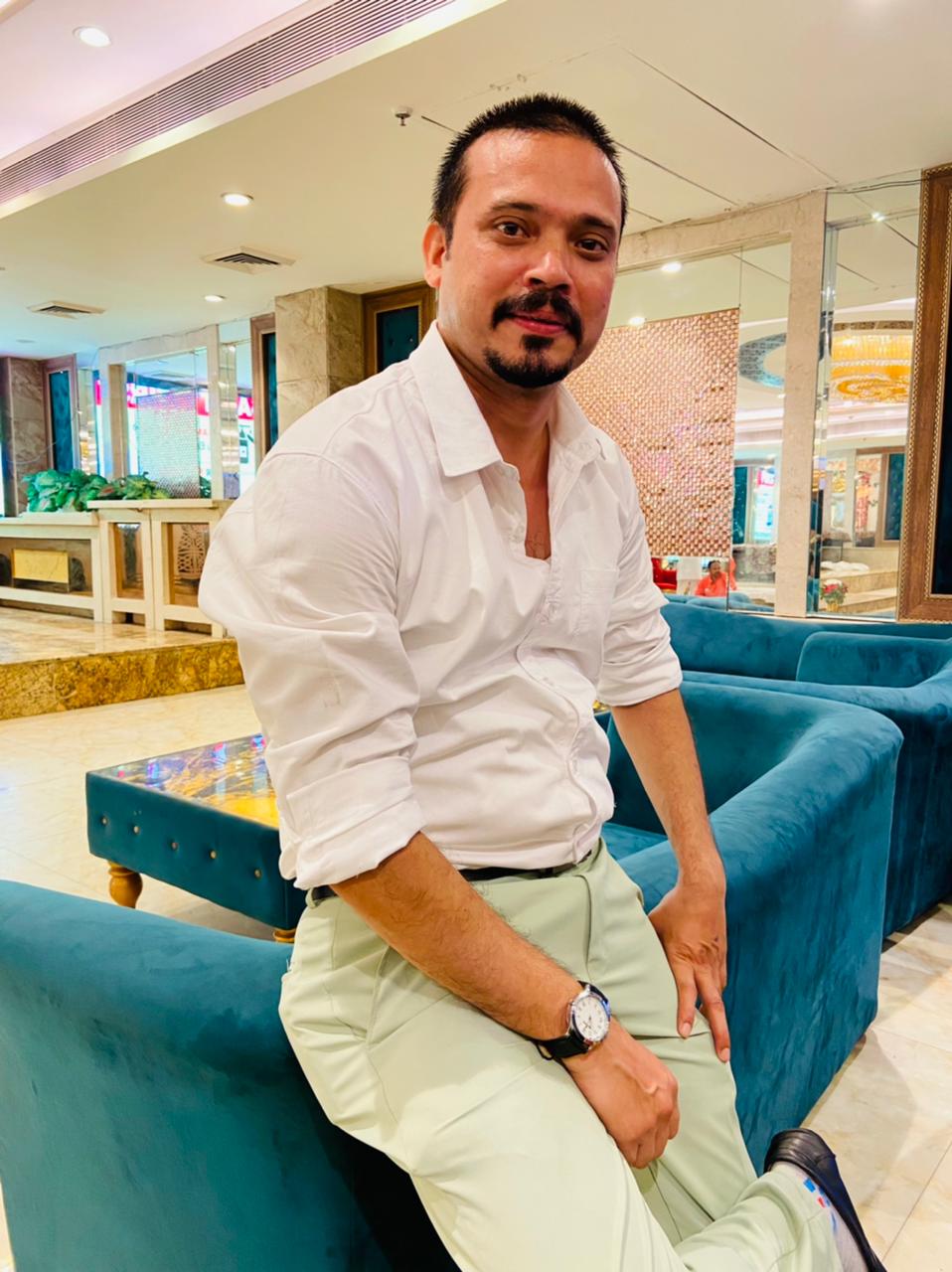 रंगत's image