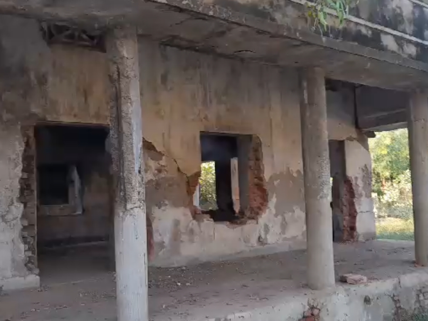खंडहर's image