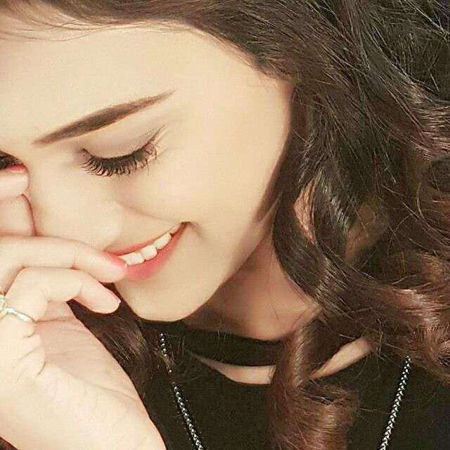 हर पल में खुश हूं।'s image