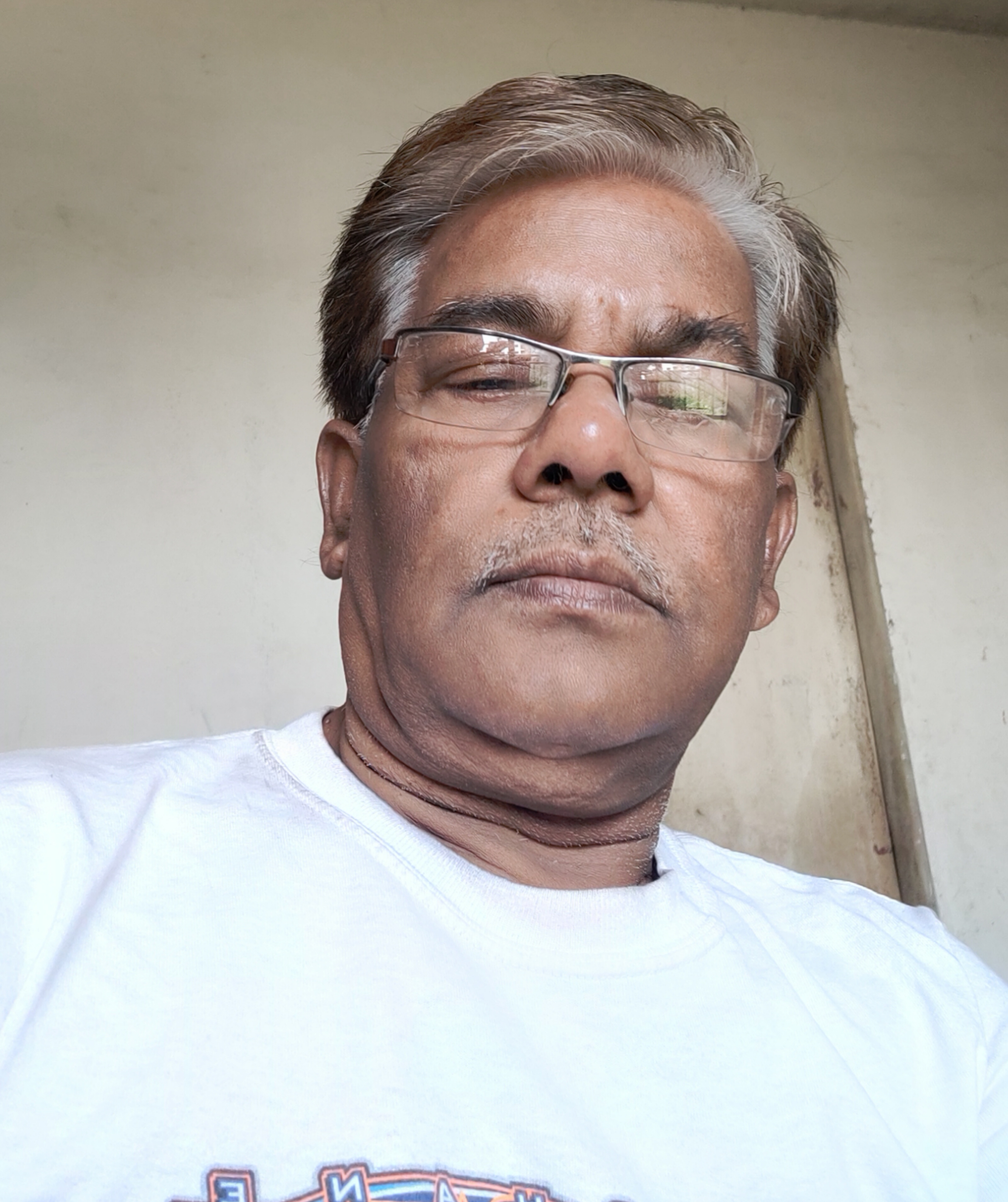 बाजार खुला है's image