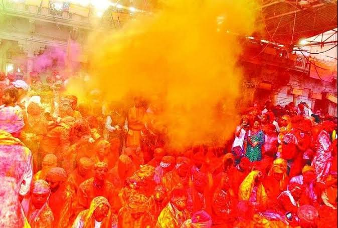 फिजा में रंग गुलाल's image