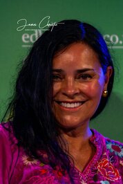 Diana Gabaldon's image